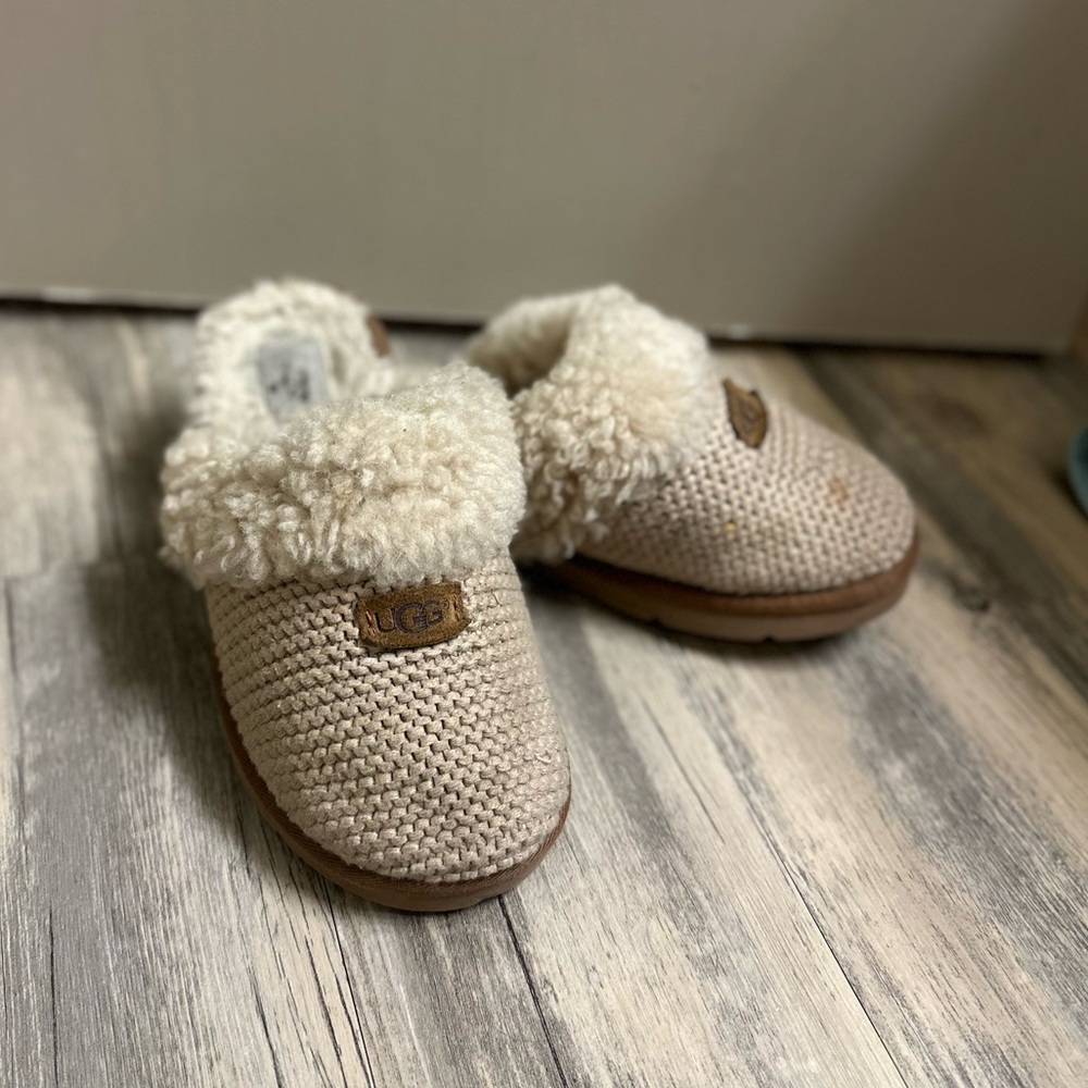 UGG Women's Slippers in Cream and Brown